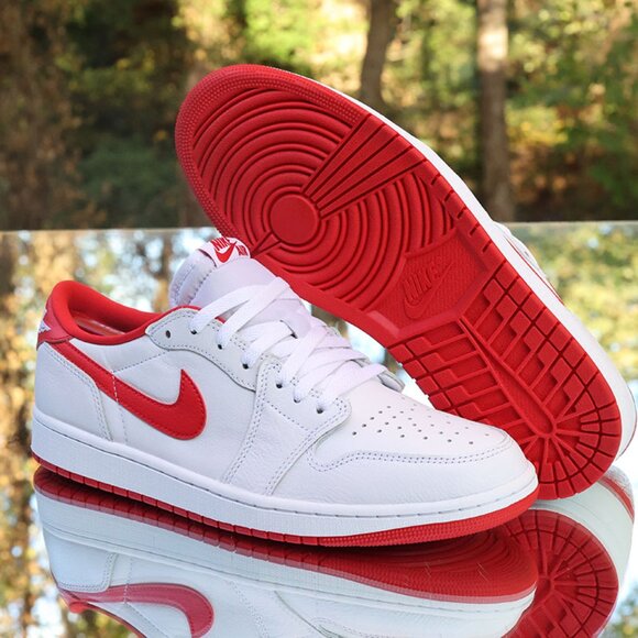 Jordan 1 Retro Low OG University Red - Picture 5 of 13